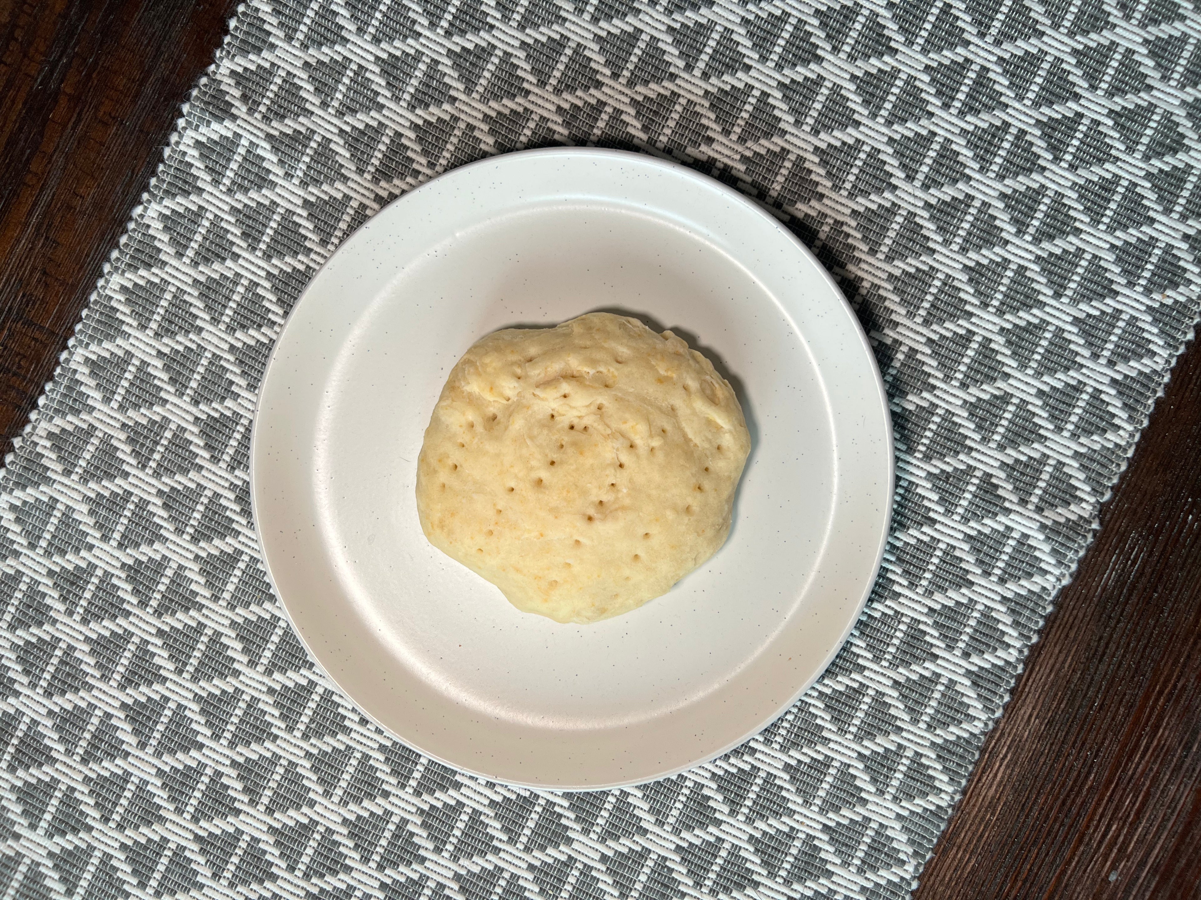 Original flavour baked bannock on a plate.